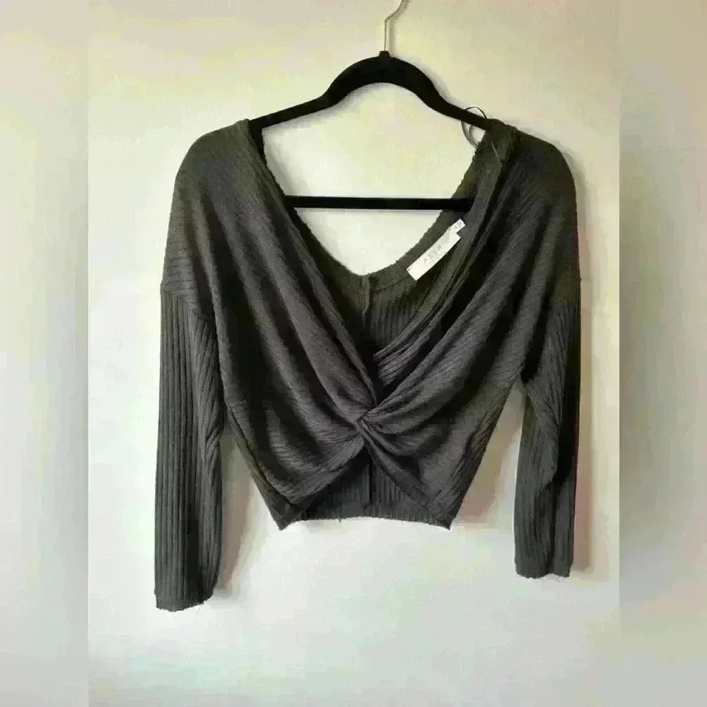 ASTR The Label Twist Front  Crop Top